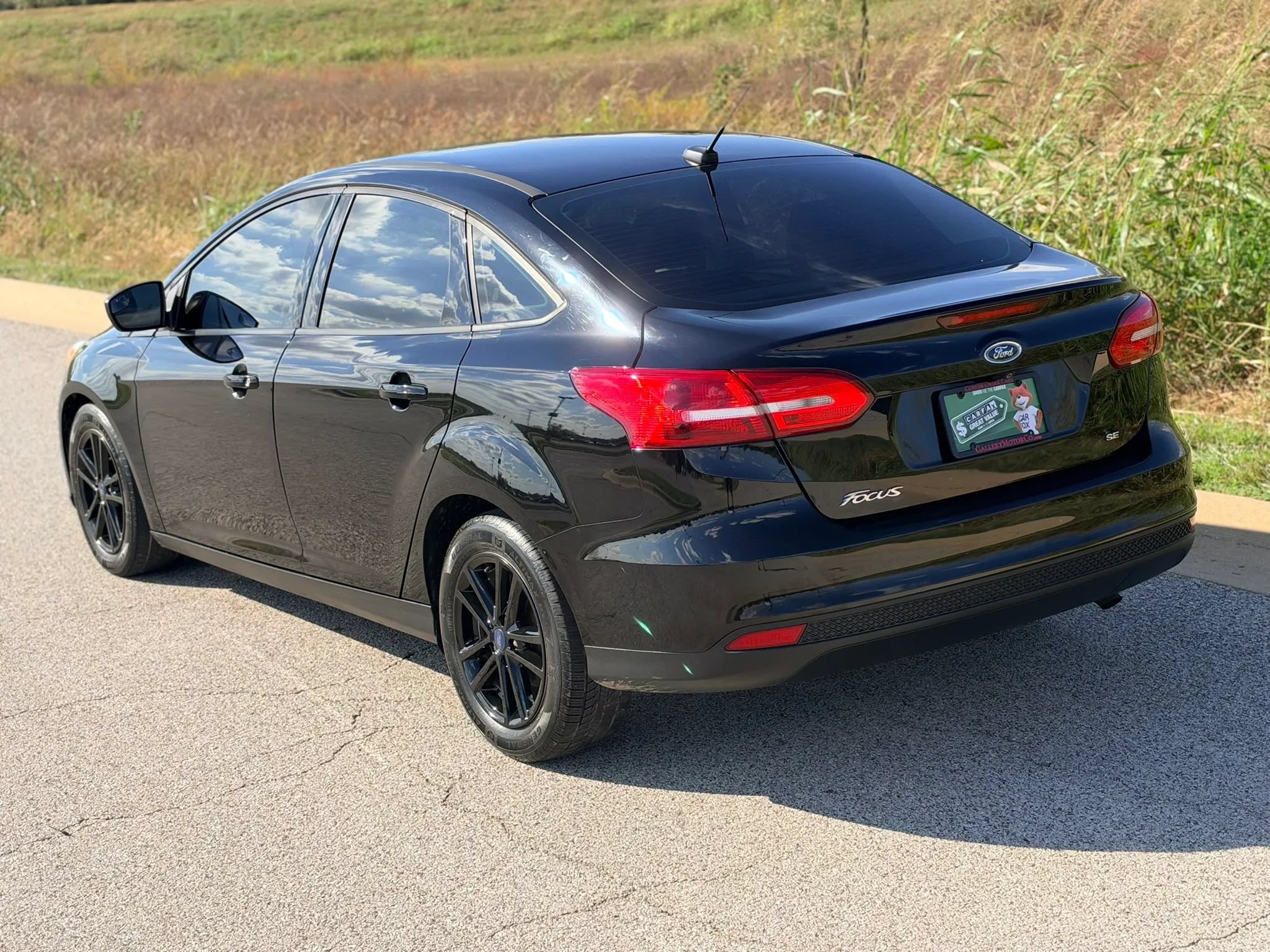 Used 2018 Ford Focus SE FWD image 12