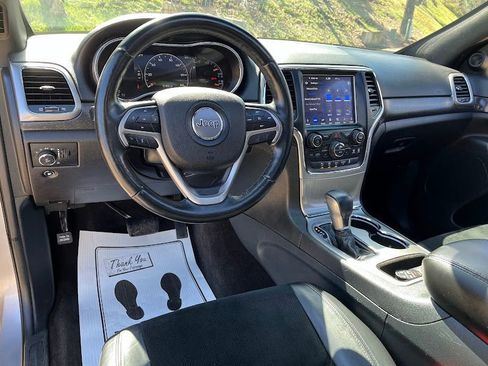 Used 2018 Jeep Grand Cherokee Altitude image 9