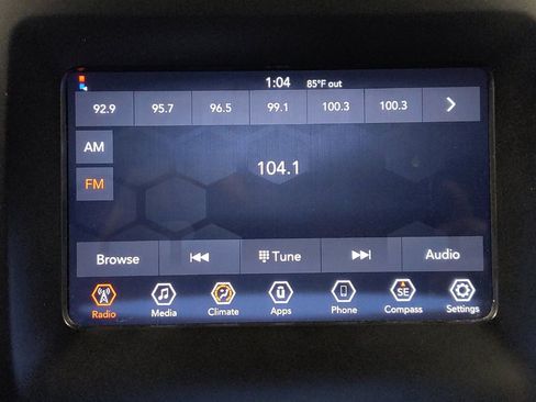 Used 2020 Jeep Cherokee Latitude FWD image 25