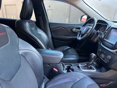 Used 2015 Jeep Cherokee Trailhawk w/ Comfort/Convenience Group image 10