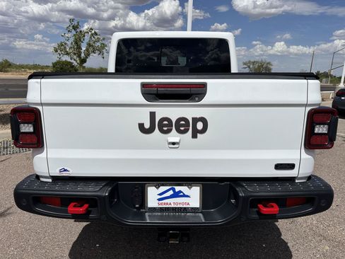 Used 2020 Jeep Gladiator Rubicon AWD/4WD image 5