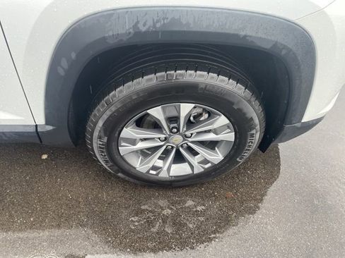 Used 2025 Chevrolet Equinox LT w/ Convenience Package II image 24