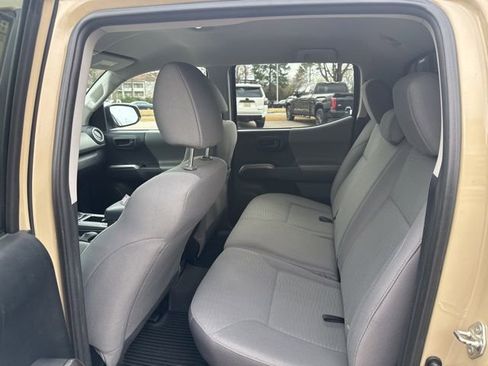 Used 2018 Toyota Tacoma SR5 image 19