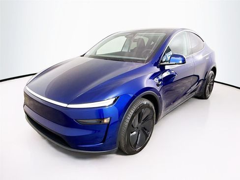 Used 2026 Tesla Model Y 2WD image 1