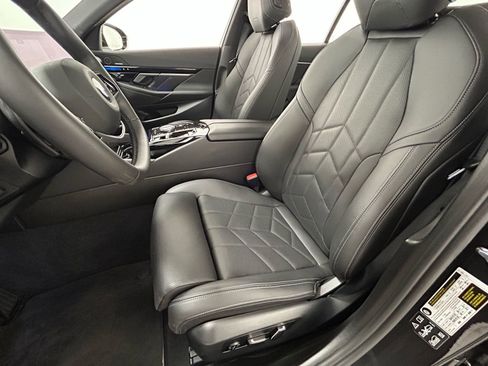 Used 2025 BMW 530i xDrive w/ Premium Package image 71