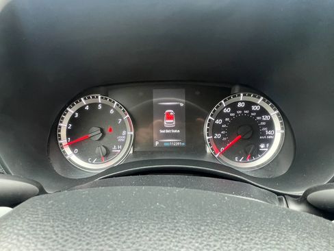 Used 2022 Toyota Highlander LE AWD/4WD image 18