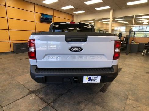 New 2025 Ford Maverick Lariat w/ Black Appearance Package image 6