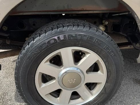 Used 2005 Ford F150 XLT image 23