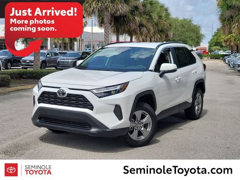Used 2025 Toyota RAV4 XLE AWD/4WD image 1