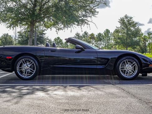 Used 1998 Chevrolet Corvette Convertible w/ Memory Pkg RWD image 9