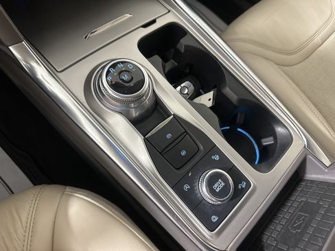 Used 2020 Ford Explorer Platinum AWD/4WD image 21