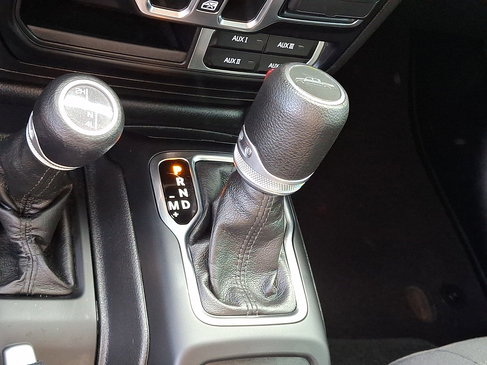Used 2021 Jeep Gladiator Sport AWD/4WD image 16