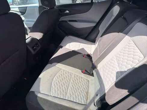 Used 2018 Chevrolet Equinox LT image 8