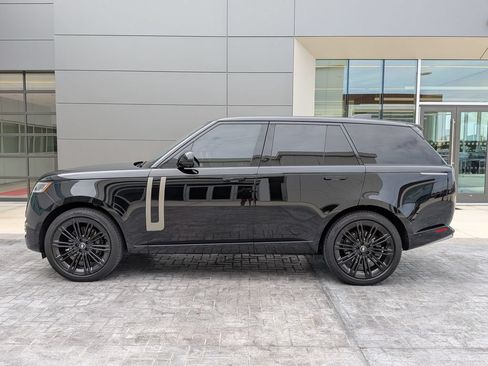Certified 2025 Land Rover Range Rover SE AWD/4WD image 9