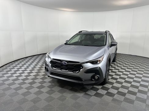 Used 2024 Subaru Crosstrek 2.0i Premium image 2