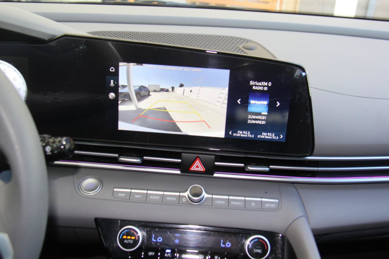 Used 2024 Hyundai Elantra SEL FWD image 25