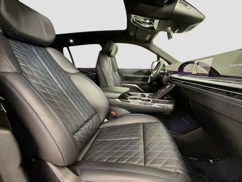 Used 2025 Cadillac Escalade IQ Sport 1 AWD/4WD image 32
