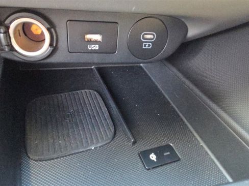 Used 2024 Hyundai Elantra SEL w/ Convenience Package image 24