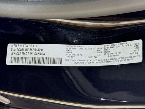 Used 2025 Chrysler Pacifica Select image 22