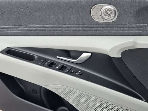 New 2026 Hyundai Elantra Limited FWD image 23