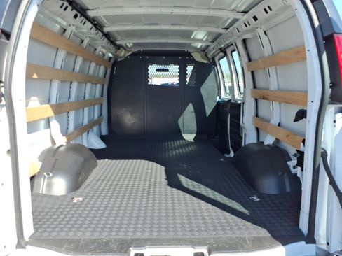 Used 2024 Chevrolet Express 2500 2500 w/ Driver Convenience Package image 10