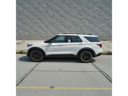 Used 2023 Ford Explorer Timberline w/ Timberline Technology Package image 2