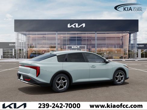 New 2026 Kia K4 FWD image 6