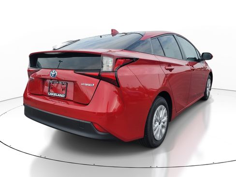 Used 2022 Toyota Prius LE FWD image 4
