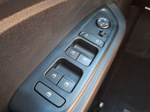 Certified 2023 Hyundai Venue Limited FWD image 24