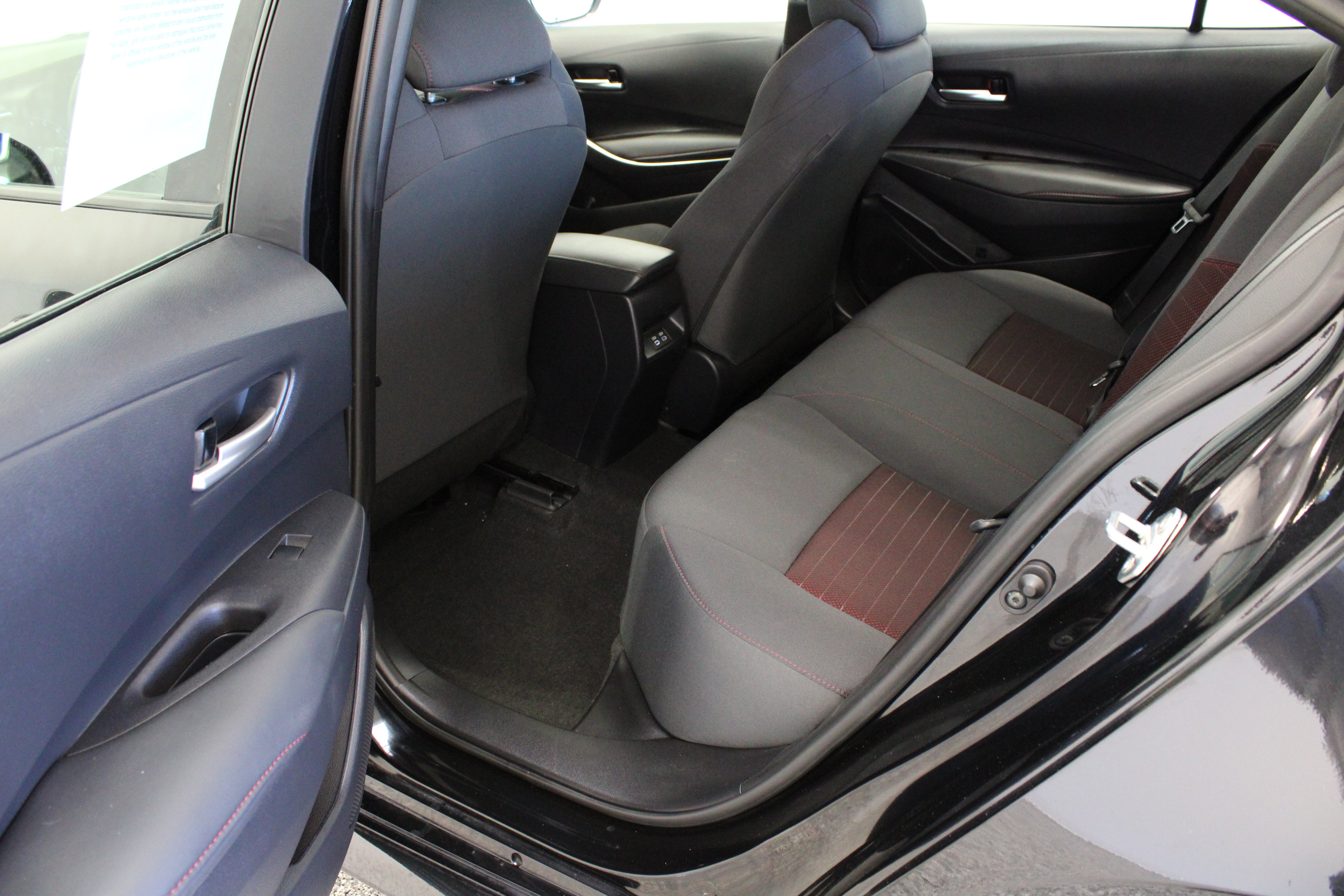 Certified 2024 Toyota Corolla SE FWD image 25