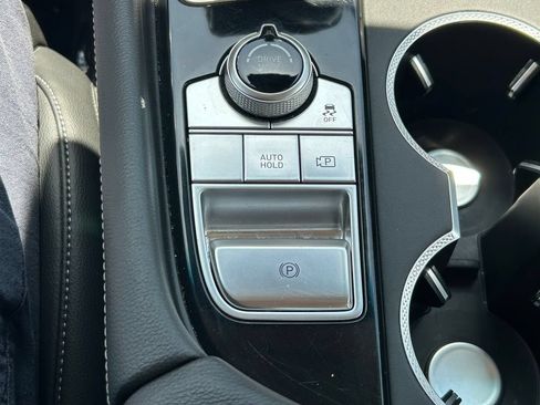 Used 2026 Genesis G70 2.5T RWD image 25