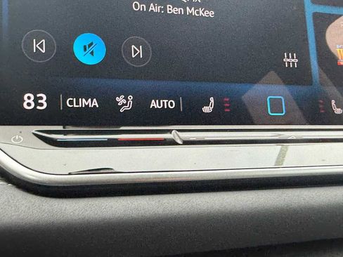 New 2026 Volkswagen Tiguan SE image 13