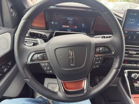 Used 2024 Lincoln Navigator Reserve AWD/4WD image 18