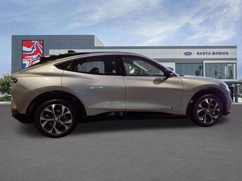 Used 2021 Ford Mustang Mach-E Premium image 19