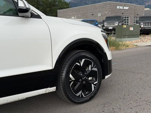 Used 2023 Kia Niro Wind FWD image 4