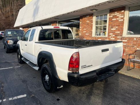 Used 2005 Toyota Tacoma Access 128 V6 Manual 4WD (Nat image 2