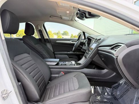 Used 2020 Ford Fusion SE FWD image 20