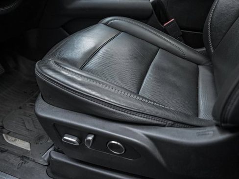 Used 2021 GMC Yukon Denali w/ Denali Premium Package image 45