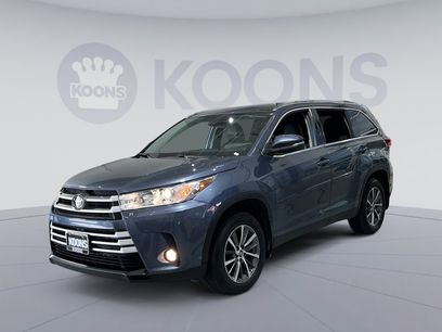 Used 2019 Toyota Highlander SE