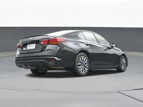 Used 2025 Nissan Altima 2.5 SV FWD image 47