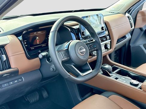 New 2025 Nissan Pathfinder Platinum w/ Cargo Package image 4