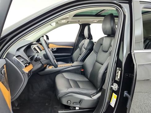 Certified 2023 Volvo XC90 B5 Plus w/ Protection Package Premier AWD/4WD image 17