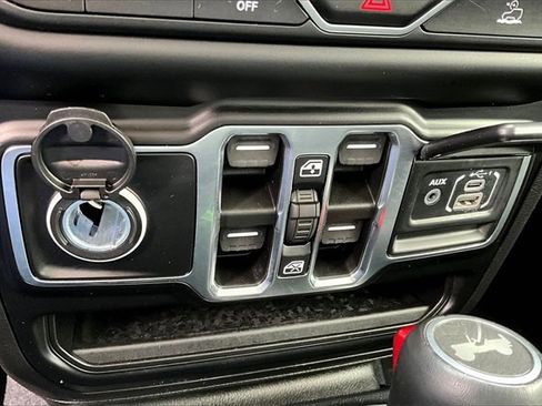 Used 2021 Jeep Wrangler Unlimited Sahara image 33