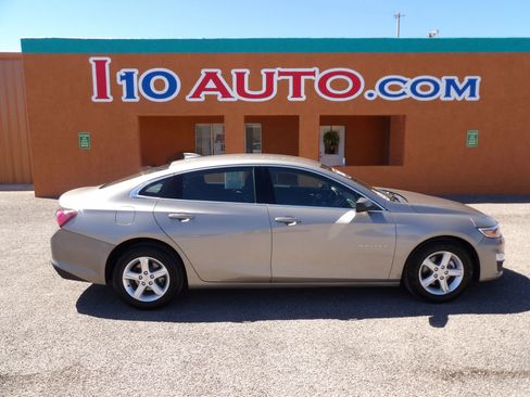 Used 2022 Chevrolet Malibu LT FWD image 1