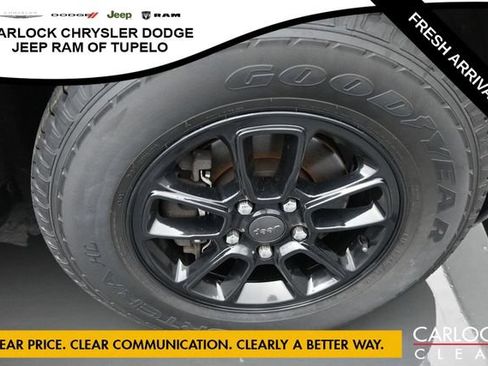Used 2020 Jeep Grand Cherokee Laredo AWD/4WD image 40