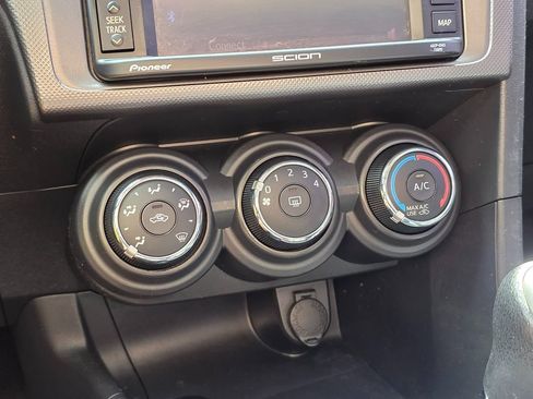Used 2014 Scion tC FWD image 34