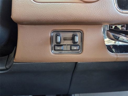 Used 2022 Lincoln Navigator Reserve image 34