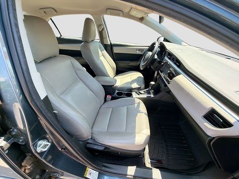Used 2015 Toyota Corolla LE FWD image 14