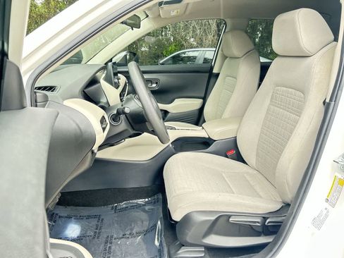 Used 2023 Honda HR-V LX image 11