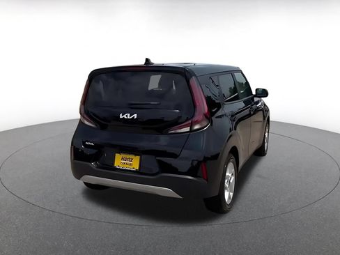 Used 2025 Kia Soul LX w/ LX Technology Package FWD image 15